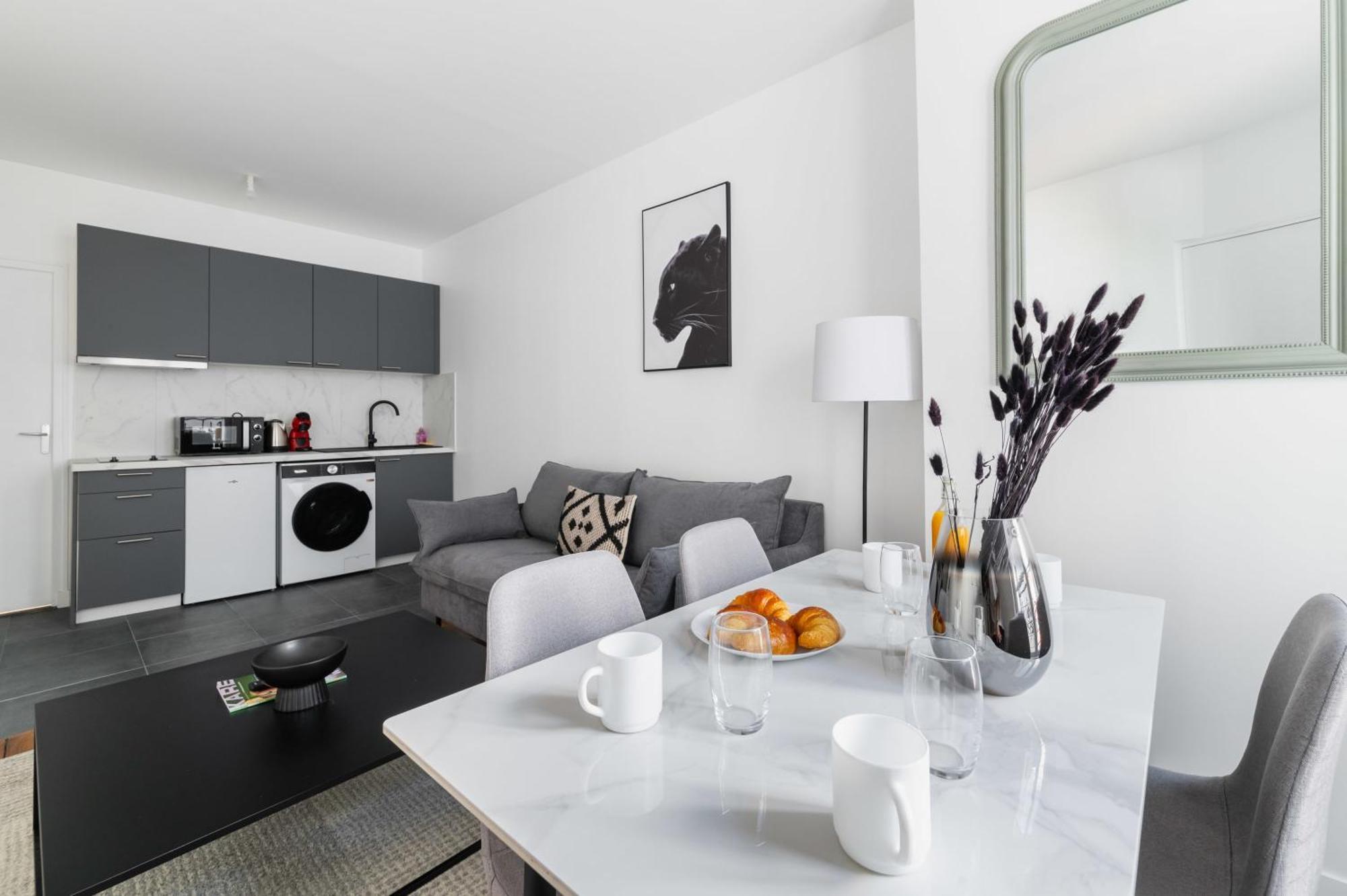 2 Pieces Refait Neuf Metro Jaures - Paris 19 - 4P - Flat-Guest Apartment Luaran gambar